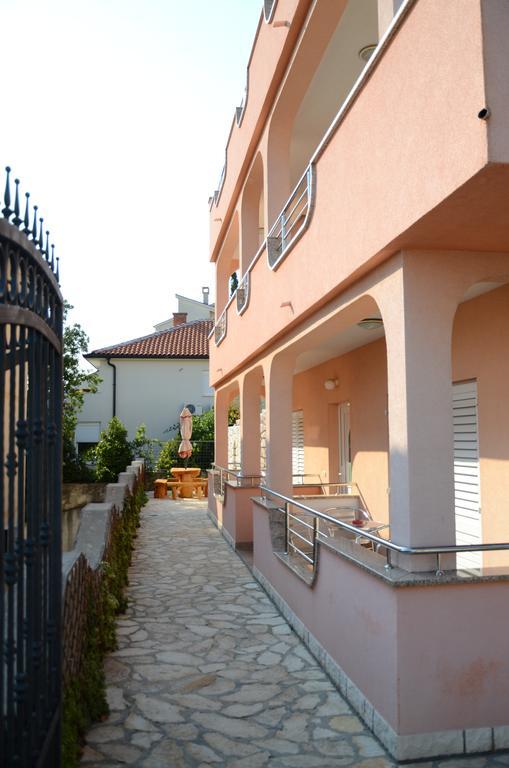 Apartments Bozic Novi Vinodolski Buitenkant foto